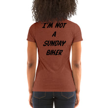 Charger l&#39;image dans la galerie, T-shirt femme manches courtes / Ladies&#39; short sleeve t-shirt LOGO I&#39;M NOT A SUNDAY BIKER
